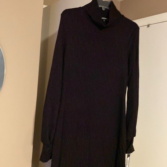 Bebe Large Fitting Dress! Never Worn, has tags! Very very cute! - Picture 5 of 5